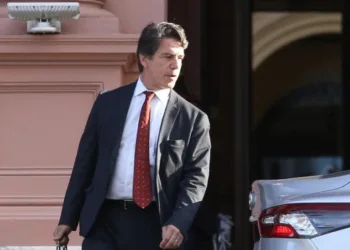 Editorial: Primer cambio