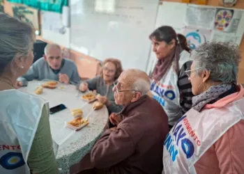 Sierra alertó que la crisis “está golpeando” en el acceso a los alimentos