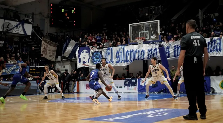 Argentino volvió a ganar y quedó a un paso de seguir en la Liga Nacional