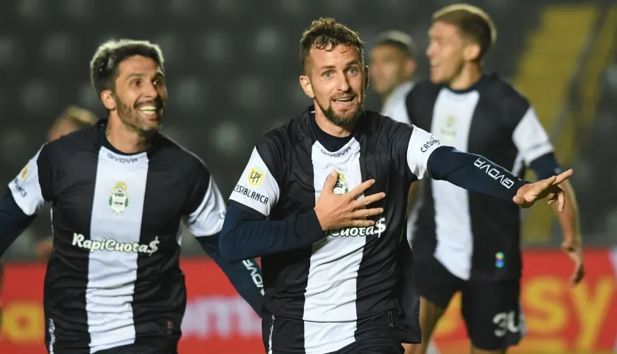 Gimnasia (LP) fue superior y eliminó a Atl. Tucumán de la Copa Argentina