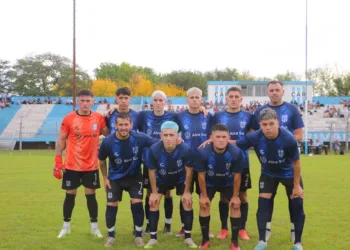 Defensa Argentina y Rivadavia de Lincoln dominan sus zonas