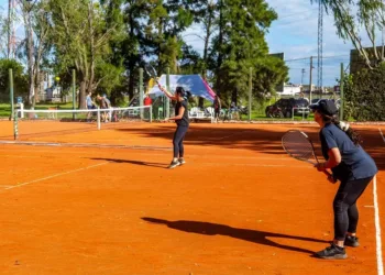Inició un nuevo torneo de tenis