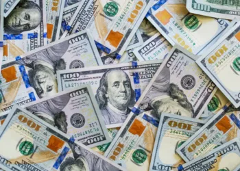 El dólar blue avanzó otros 45 pesos y las brechas volvieron encima del 40%