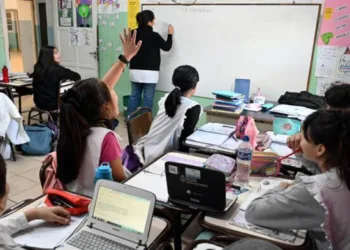 ¿Cuándo cobran docentes, judiciales y el resto de los estatales con el aumento?