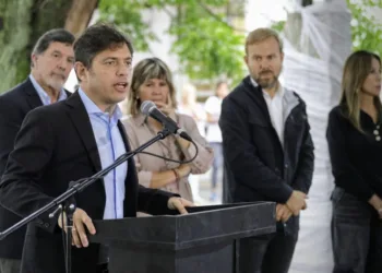 Kicillof respaldó el paro y fustigó el plan económico de Milei