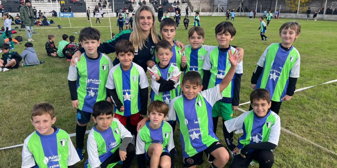 Encuentro de fútbol infantil en Mariano Moreno