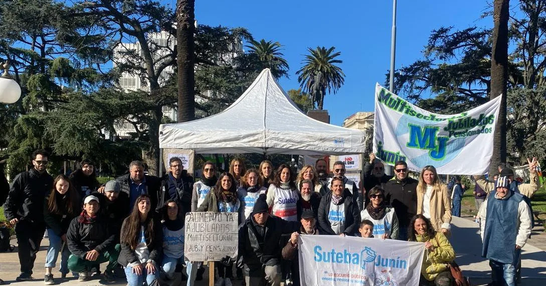 Dispar acatamiento al paro en Junín
