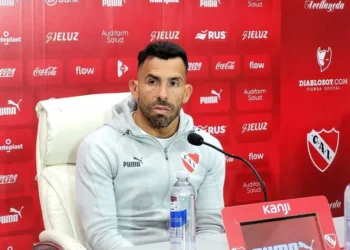 Tevez renunció como DT de Independiente