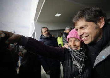 Kicillof cargó contra el Gobierno nacional por tener “toneladas de alimentos sin distribuir”