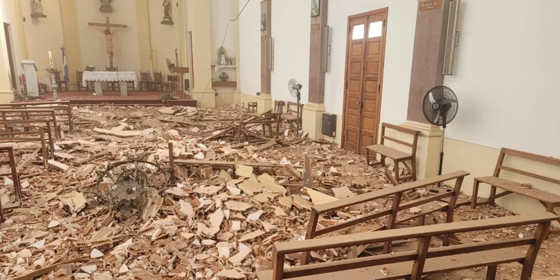 Se derrumbó el cielorraso de la iglesia «Sagrado Corazón de Jesús»