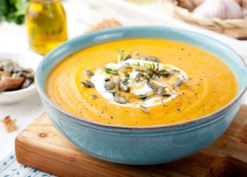 Para combatir el frío: las mejores recetas de sopas ricas y nutritivas