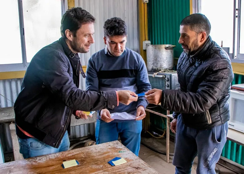 Entregaron tarjetas SUBE a vecinos del barrio los Totoreros