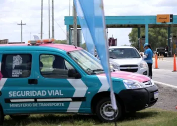 Aumentan las multas de tránsito: cuánto costará circular sin VTV, pasar en rojo o estacionar mal