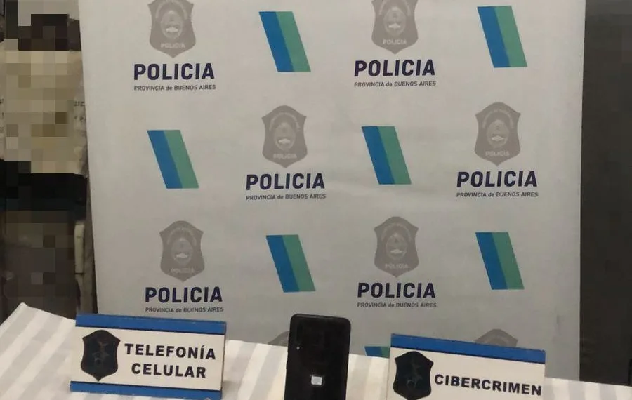 Recuperan en la Alcaidía 49 un teléfono que había sido robado a una mujer