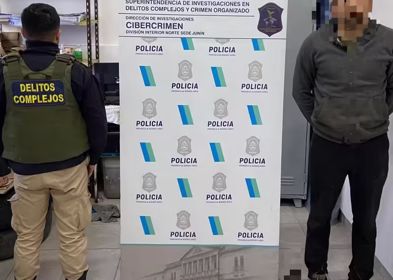 Joven estafado a través de una red social