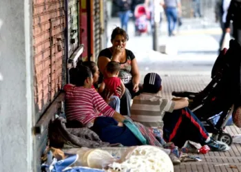 Editorial: Más pobres