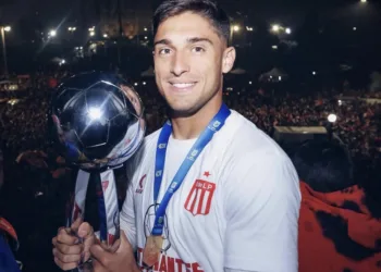 Llega el delantero Ezequiel Naya y el defensor Gastón Sauro quedó cerca de volver