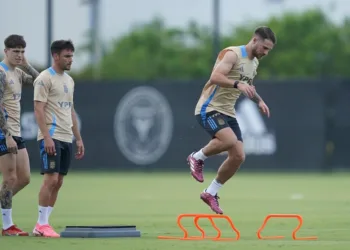 Scaloni mezclaría titulares y suplentes con Ecuador