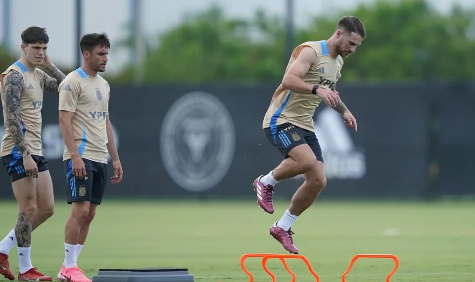 Scaloni mezclaría titulares y suplentes con Ecuador