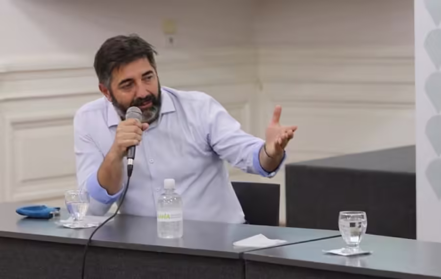 «Sergio Massa representa un modelo de  país completamente opuesto al de Milei»