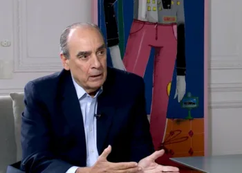 El gobierno insistirá con Ganancias, Bienes Personales y la privatización de Aerolíneas