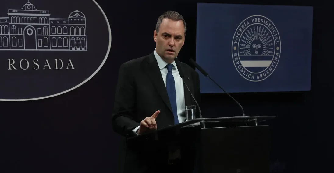 Adorni: «Néstor Kirchner estaría orgulloso del gobierno del presidente Milei»