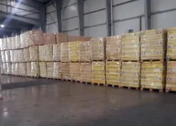 Hallaron más de 2,7 toneladas de alimentos no perecederos en un depósito