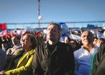 Máximo le respondió a Adorni por la comparación de Néstor Kirchner con Milei