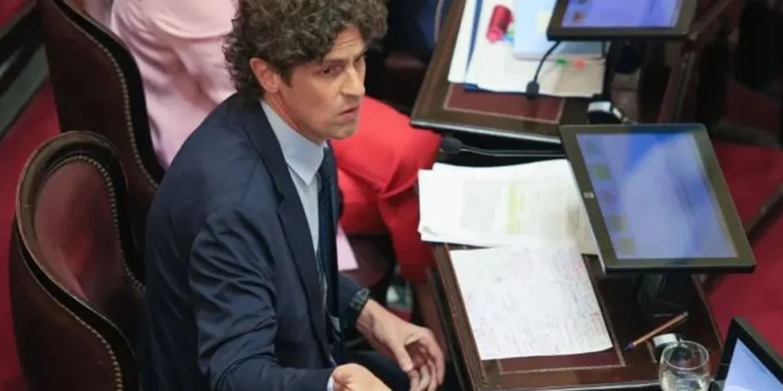 Lousteau explicó por qué dio  quórum para la Ley Bases