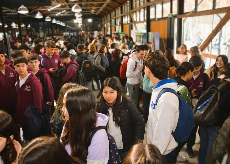 Estudiantes de toda la región visitaron TecUNNOBA