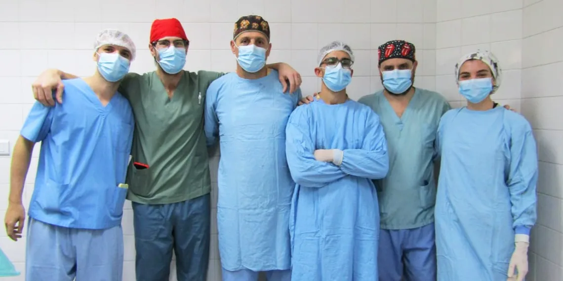 Primera cirugía de reconstrucción de ligamentos cruzados en el HIGA