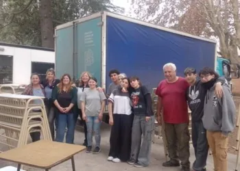Gestión Kicillof: entrega de mobiliario escolar en nuestra ciudad