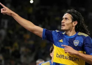 Boca le ganó a Vélez con gol de Cavani y consiguió su segundo triunfo