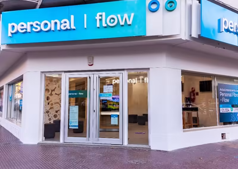 Personal y Flow inauguran su nueva tienda convergente en Junín