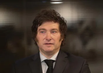 Milei: “Soy el topo que destruye el Estado desde adentro”