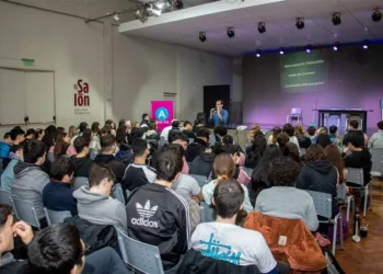 Invitan a las escuelas a participar de la  obra teatral y charla debate sobre el acoso laboral