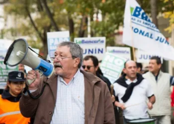 Bueno: “Desde la Bancaria estamos contra las aristas desfavorables de la Ley Bases para los trabajadores”