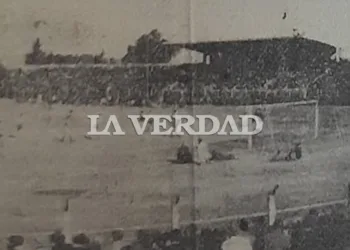 Actos inaugurales del Club Sarmiento en el estadio Eva Perón