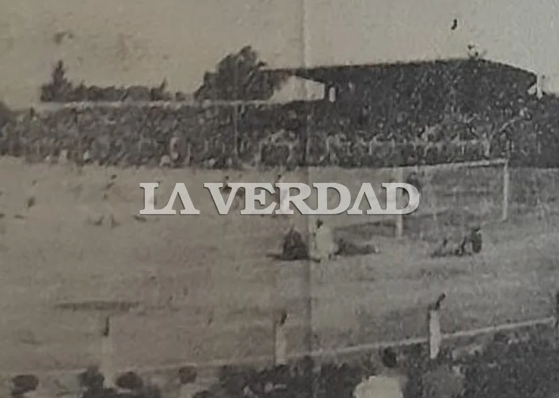 Actos inaugurales del Club Sarmiento en el estadio Eva Perón