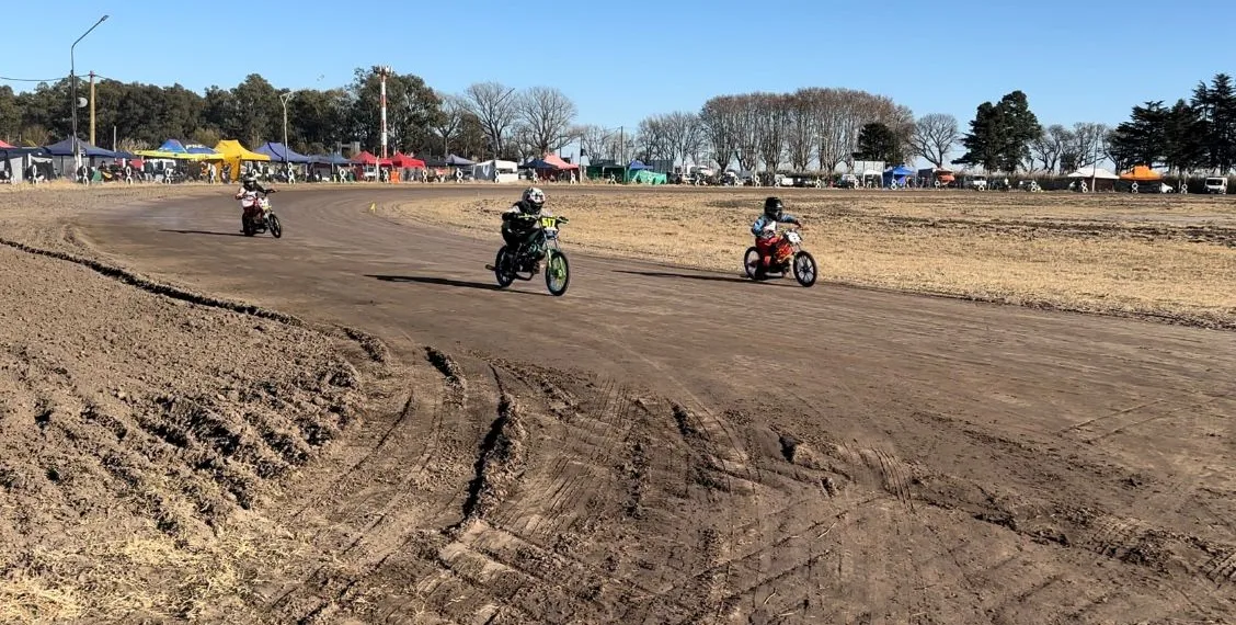 Segunda fecha del campeonato de motociclismo en el circuito «Rolando Nardi»