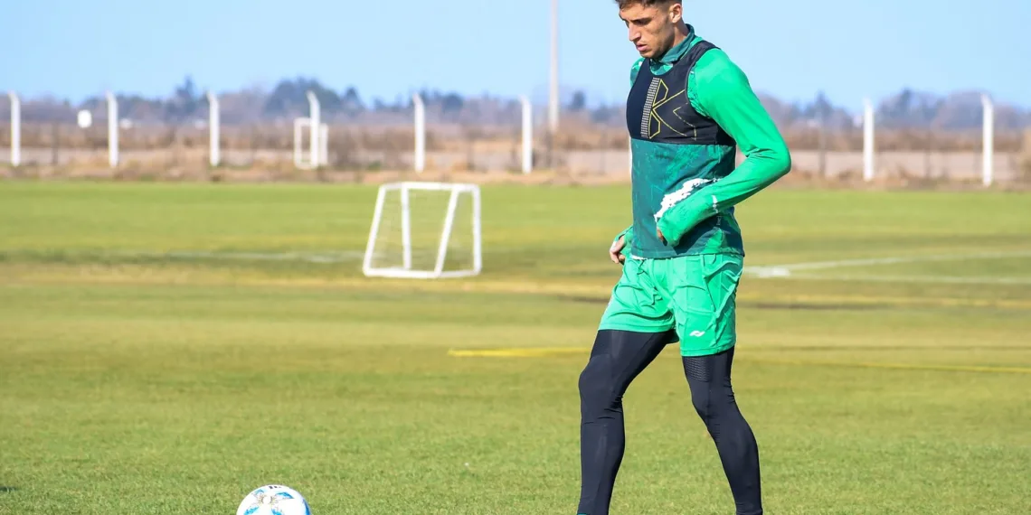 Sarmiento le apunta a Racing