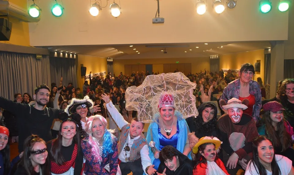 Se realizó un show de comedia musical en el Colegio de Abogados de Junín