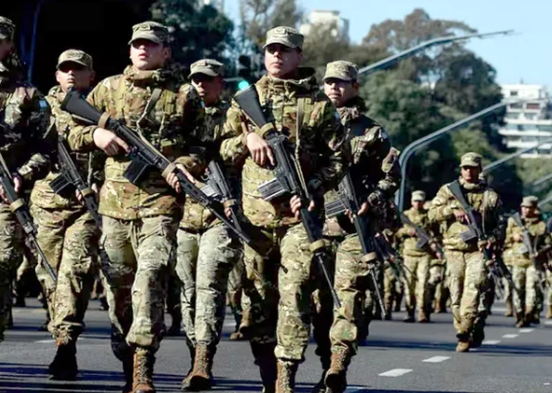 El Gobierno destacó el desfile militar y adelantó que lo hará todos los años