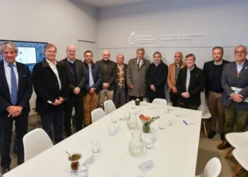 Caputo dijo que la quita de retenciones será después del superávit fiscal