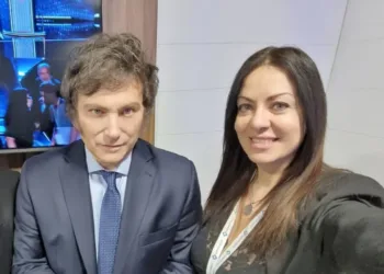 Pettovello reapareció en un acto de Milei y elogió la tarea de los docentes