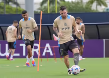 Messi volvió a entrenar y la Selección ya está en Houston