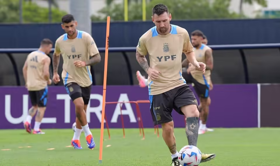 Messi volvió a entrenar y la Selección ya está en Houston