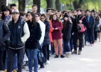 En seis meses se duplicó la cantidad de personas que recibe la prestación de desempleo