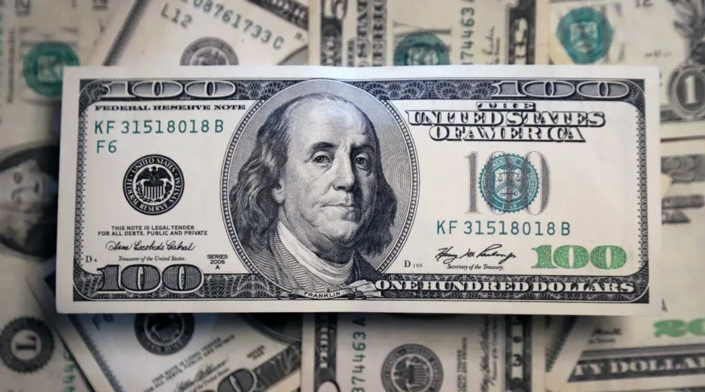 El dólar blue estiró racha alcista y estableció nuevo record nominal $1.450