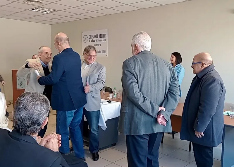 Asamblea y entrega de medallas en el Colegio de Médicos